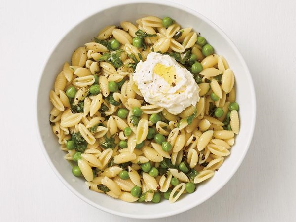 Cavatelli with peas and ricotta