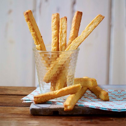 Cayenne cheddar cheese straws