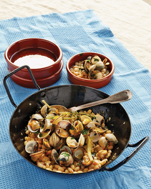 Cazuela of mongetes & cockles