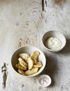 Celeriac chips with garlic mayo