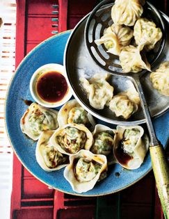 Celery & mushroom dumpling: the smiling nun fold