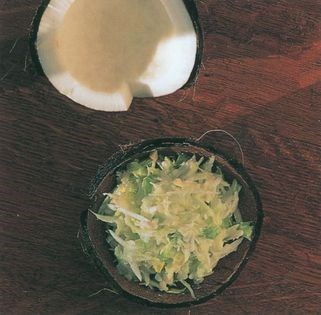 Celery and coconut salad (Kereviz salatasi)