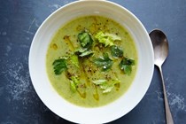 Celery-leek soup with potato and parsley