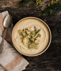 Celery root soup with fennel and apples