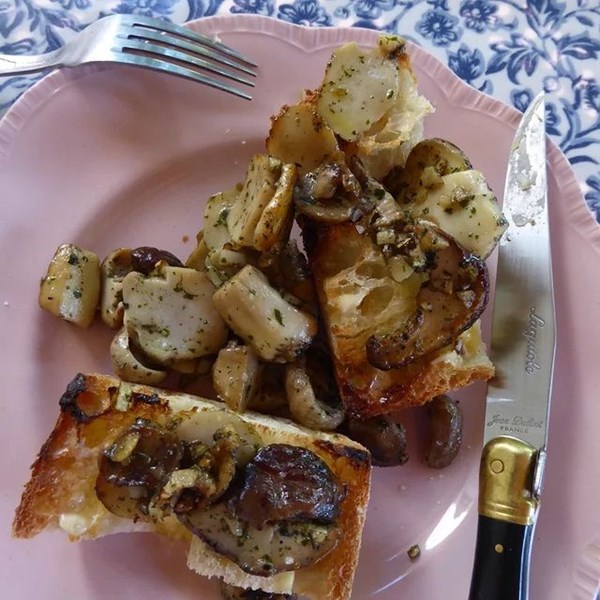 Ceps cooked in oil (Les cèpes à l'etuvée)