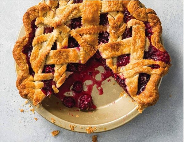 Chai blackberry pie