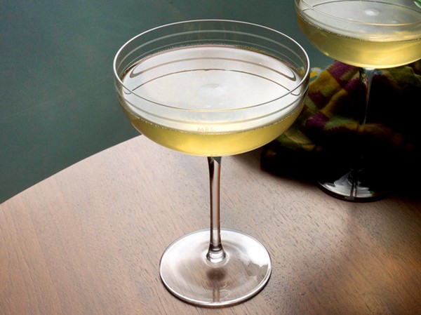Chamomile and tangerine sparkling cocktail for two