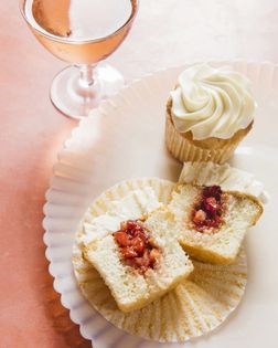 Champagne and strawberry-stuffed cupcakes