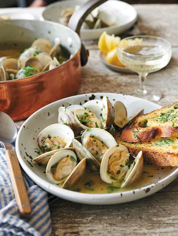 Champagne butter clams with sourdough toast