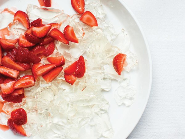 Champagne gelée with strawberries 