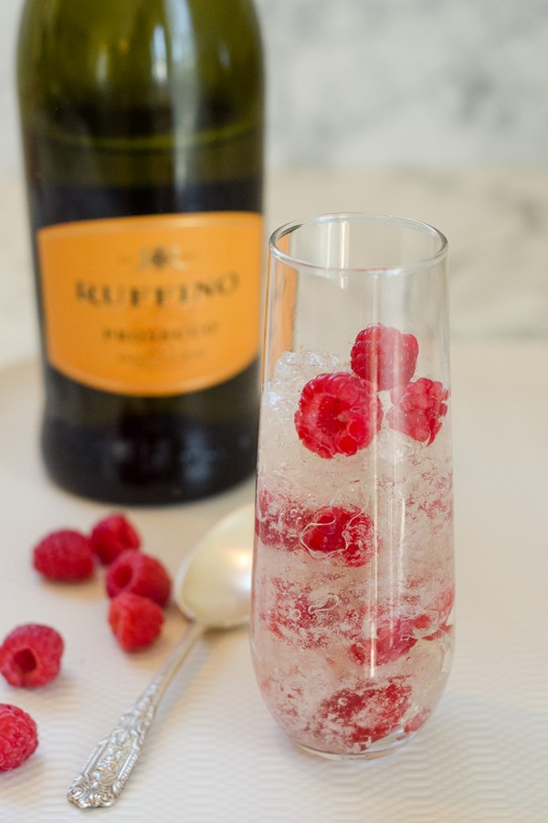 Champagne jelly with raspberries