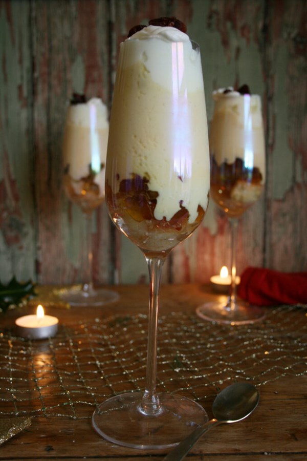 Champagne marmalade trifle