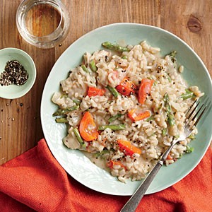 Champagne risotto with peppers and asparagus