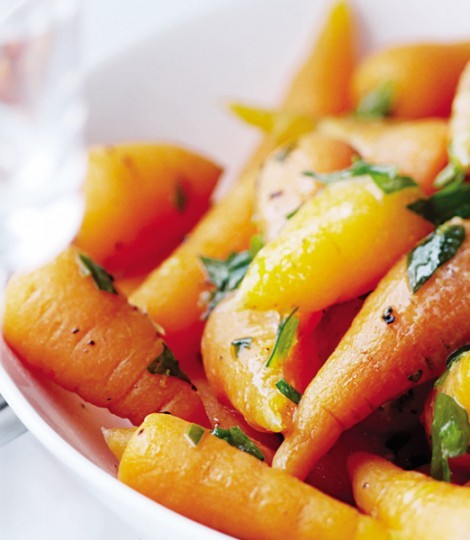Chantenay carrots with tarragon and wine