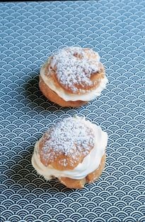 Chantilly cream pastries (Choux Chantilly)