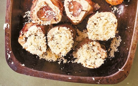 Charcoal-grilled bone marrow with horseradish snow & toast