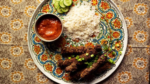 Chargrilled goat skewers with spicy tomato chutney (Golbheda achar)