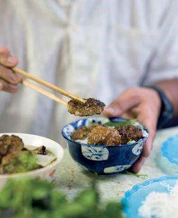 Chargrilled pork patties with vermicelli salad (Bún cha)