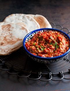 Chargrilled sweet pepper & walnut dip