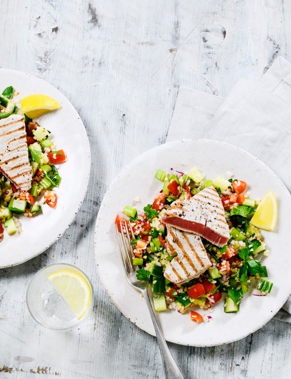 Chargrilled tuna with crunchy lemon bulgar salad