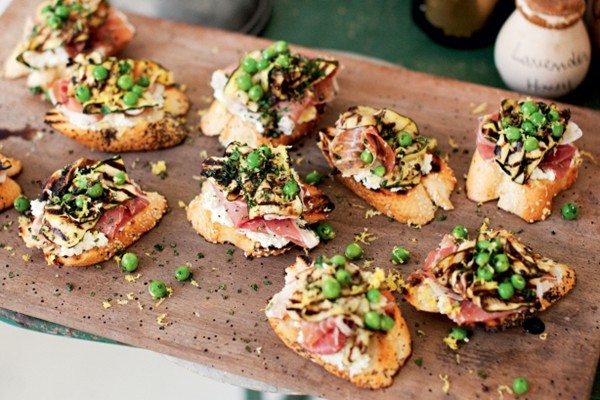 Chargrilled zucchini, marinated feta & spring pea bruschetta