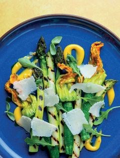Charred asparagus and courgette flower with sabayon (Asparagi e fiori di zucca arrostiti con zabaione salato)