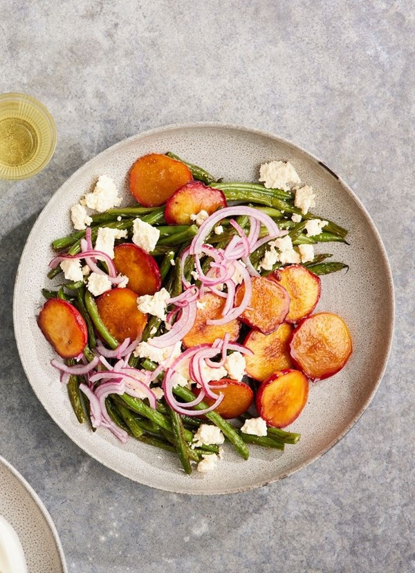 Charred green bean and nectarine salad