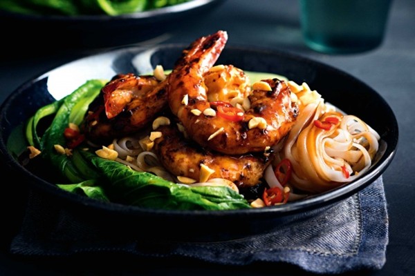Charred oyster sauce prawns with rice noodles