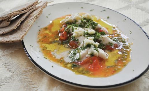 Charred tomatoes and kishik (Salatit kishik u bandora meshwiya)