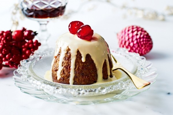 Cheat's mini Christmas puddings