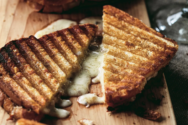 Cheddar & chutney grilled cheese