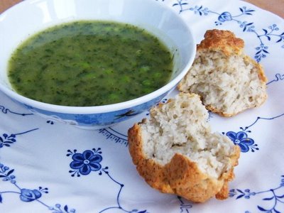 Cheddar & dill beer bread rolls