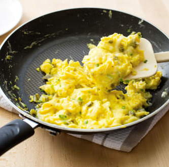 Cheddar and pickled jalapeño breakfast scramble