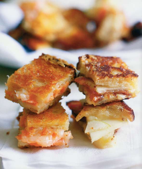 Cheddar, apple, and bacon sandwich