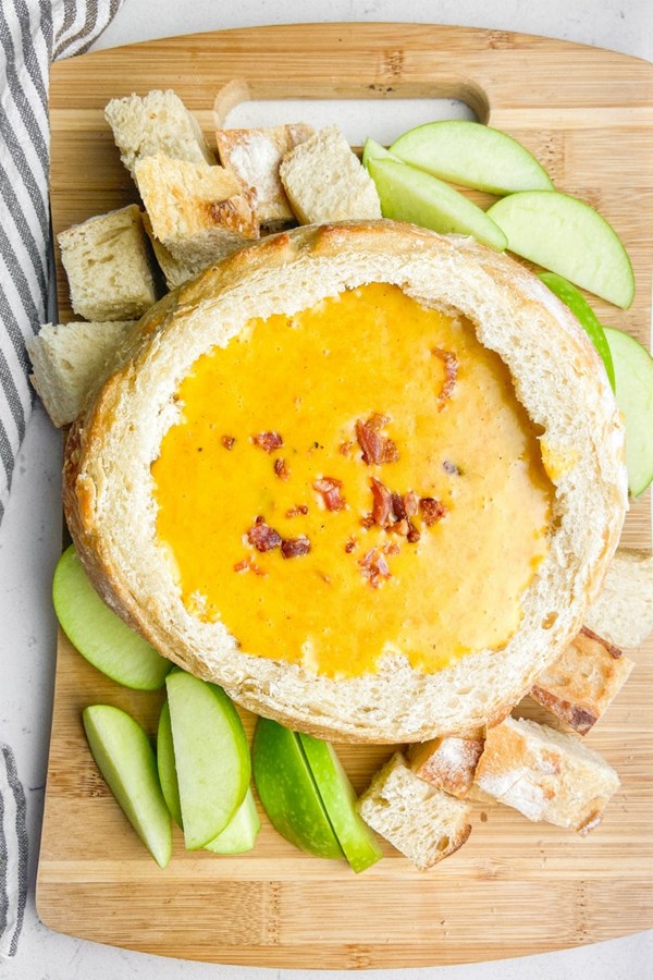 Cheddar-beer fondue