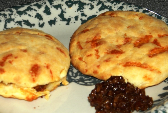 Cheddar cheese biscuits with bacon jam