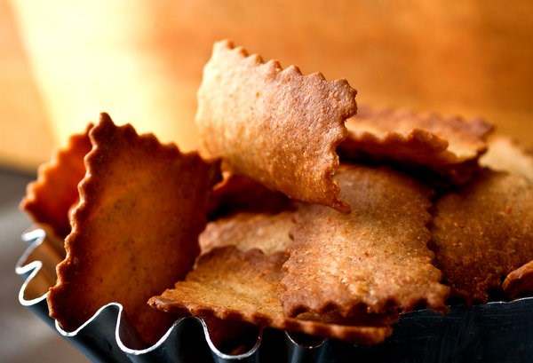 Cheddar cheese crackers