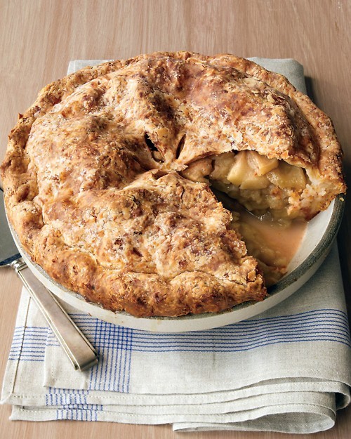 Cheddar-crust apple pie