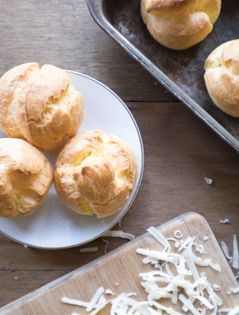 Cheddar gougères