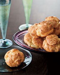 Cheddar gougères