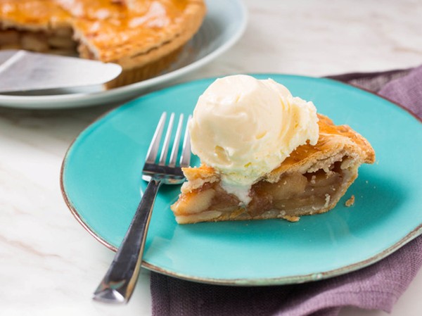 Cheddar ice cream for apple pie