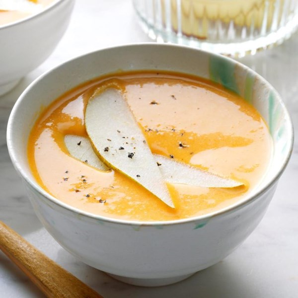 Cheddar pear soup