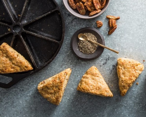 Cheddar-pecan scones