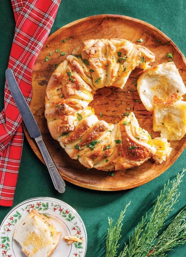 Cheddar-rosemary bread wreath