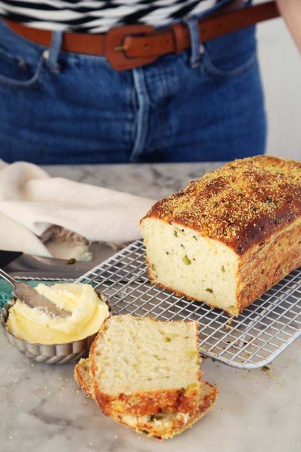 Cheddar scallion English muffin bread