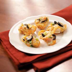 Cheddar shrimp nachos