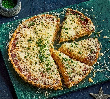 Cheese & caramelised onion tart