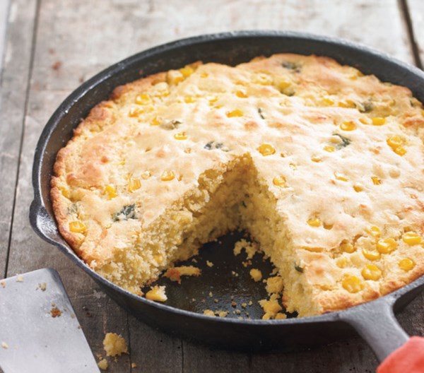 Cheese & chile skillet cornbread 