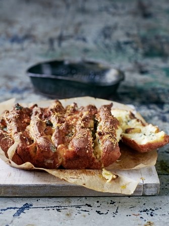 Cheese & garlic tear 'n' share bread