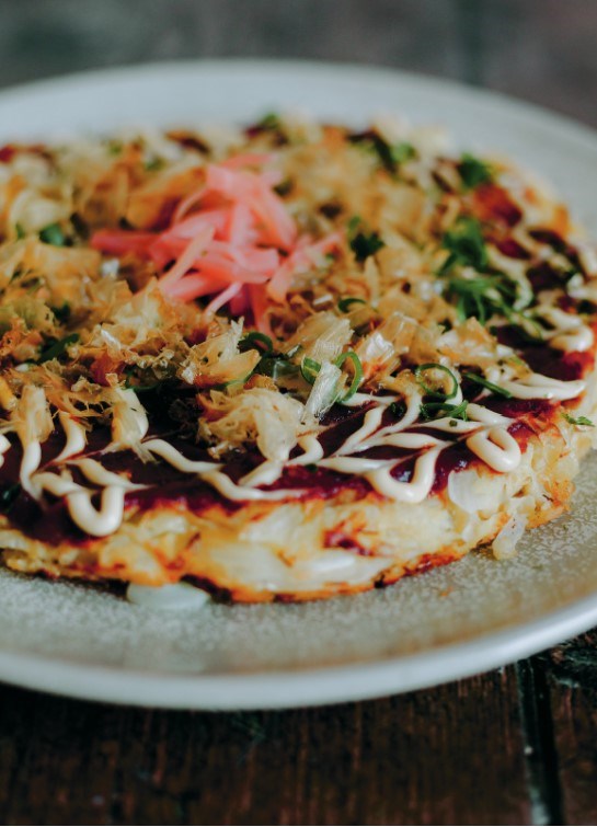 Cheese and cabbage okonomiyaki (Okonomiyaki)